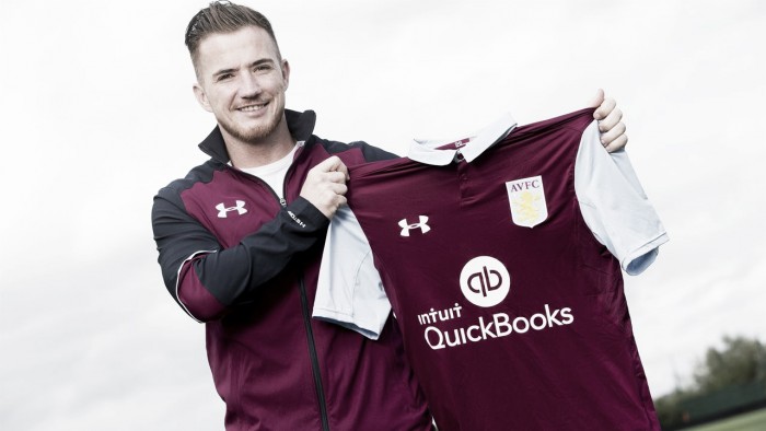 McCormack firma por el Aston Villa