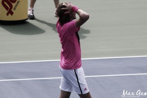 Tsitsipas desbanca Djokovic, consegue maior vitória da carreira e avança às quartas em Toronto