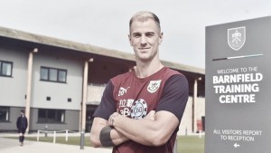 Joe Hart deixa Manchester City após 12 anos e assina com Burnley por duas temporadas