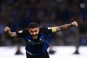 Serie A: CLAMOROSO all'Olimpico, l'Inter rimonta e va in Champions, espulso Lulic (2-3)