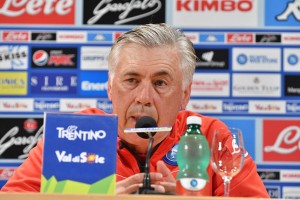 Napoli, Ancelotti: "Ambiente sereno e motivato, ho giocatori fantastici. Cavani? Voci. Calendario? Fatalità"