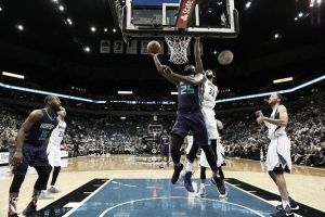 Charlotte se impone en ausencia de Wiggins y Ricky