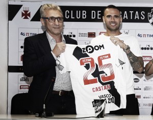 Apresentado, Leandro Castán agradece apoio da torcida do Vasco: “Mexeu comigo”