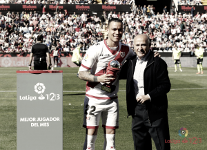 Raúl de Tomás será jugador blanco hasta 2023
