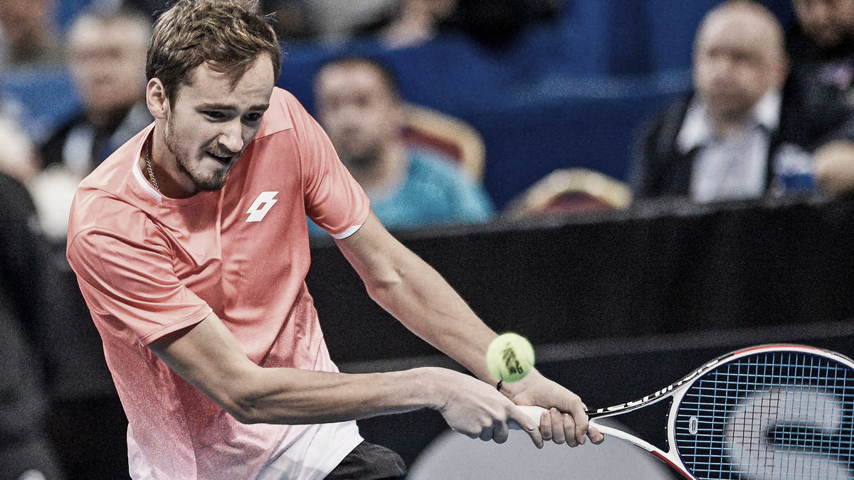 Medvedev passa por Monfils em Sófia e alcança segunda final do ano Medvedev passa por Monfils em Sófia e alcança segunda final do ano