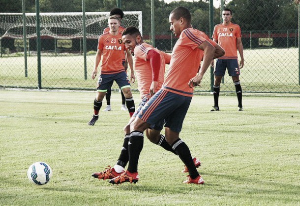 Wendel volta a treinar no Sport e passa a ser opção diante do Atlético-PR Wendel volta a treinar no Sport e passa a ser opção diante do Atlético-PR