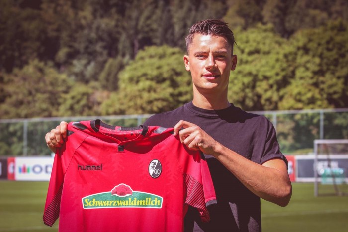 Freiburg complete move for defender Robin Koch