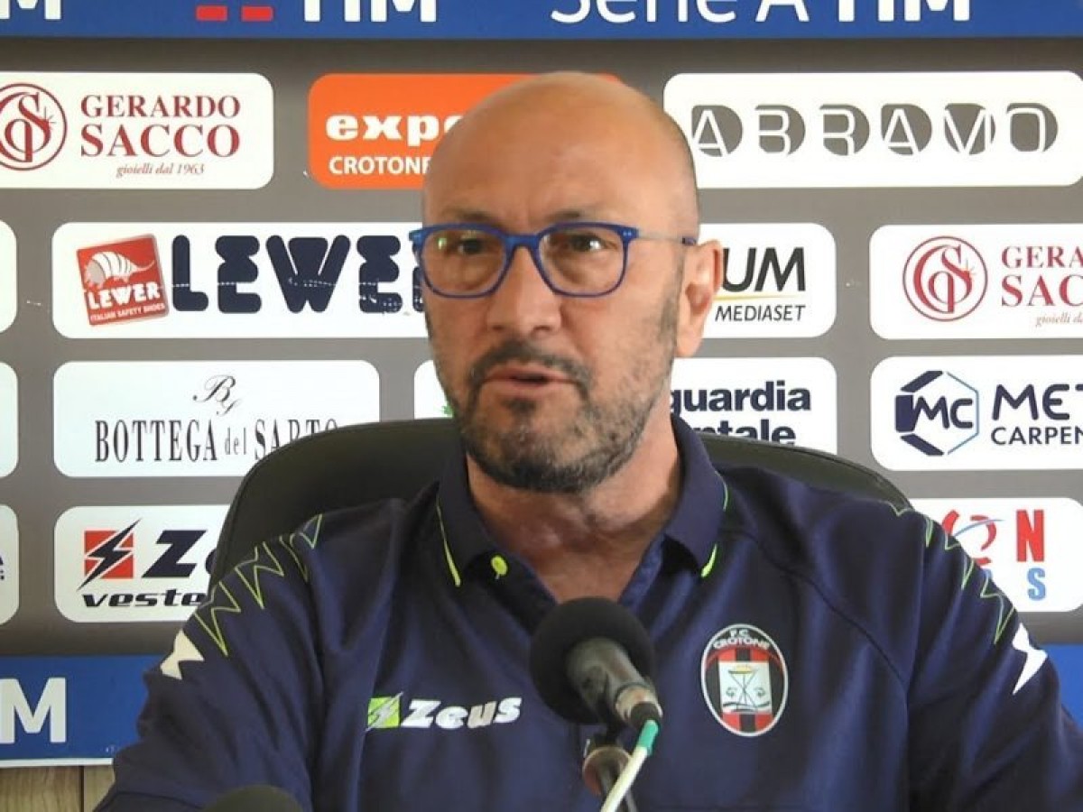 Crotone, Zenga in conferenza: "In ritiro per essere più concentrati sulla gara di domani"