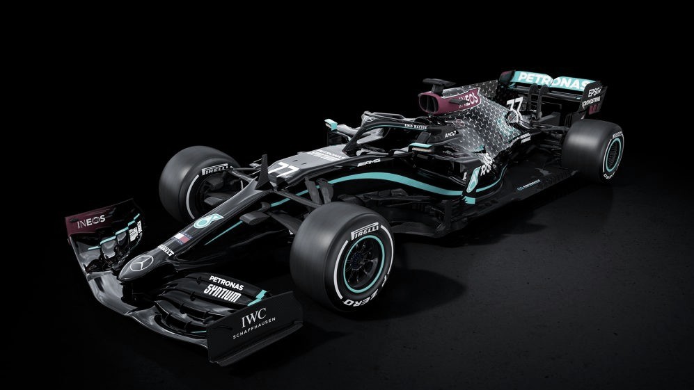 Mercedes pinta de negro sus 'Silver Arrows" Mercedes pinta de negro sus 'Silver Arrows"