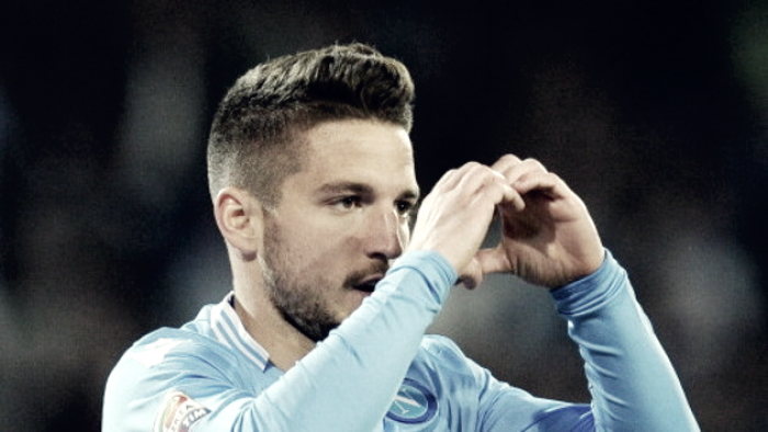 Napoli, Mertens a vita