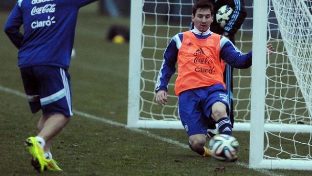 La AFA le realiza pruebas médicas a Leo Messi