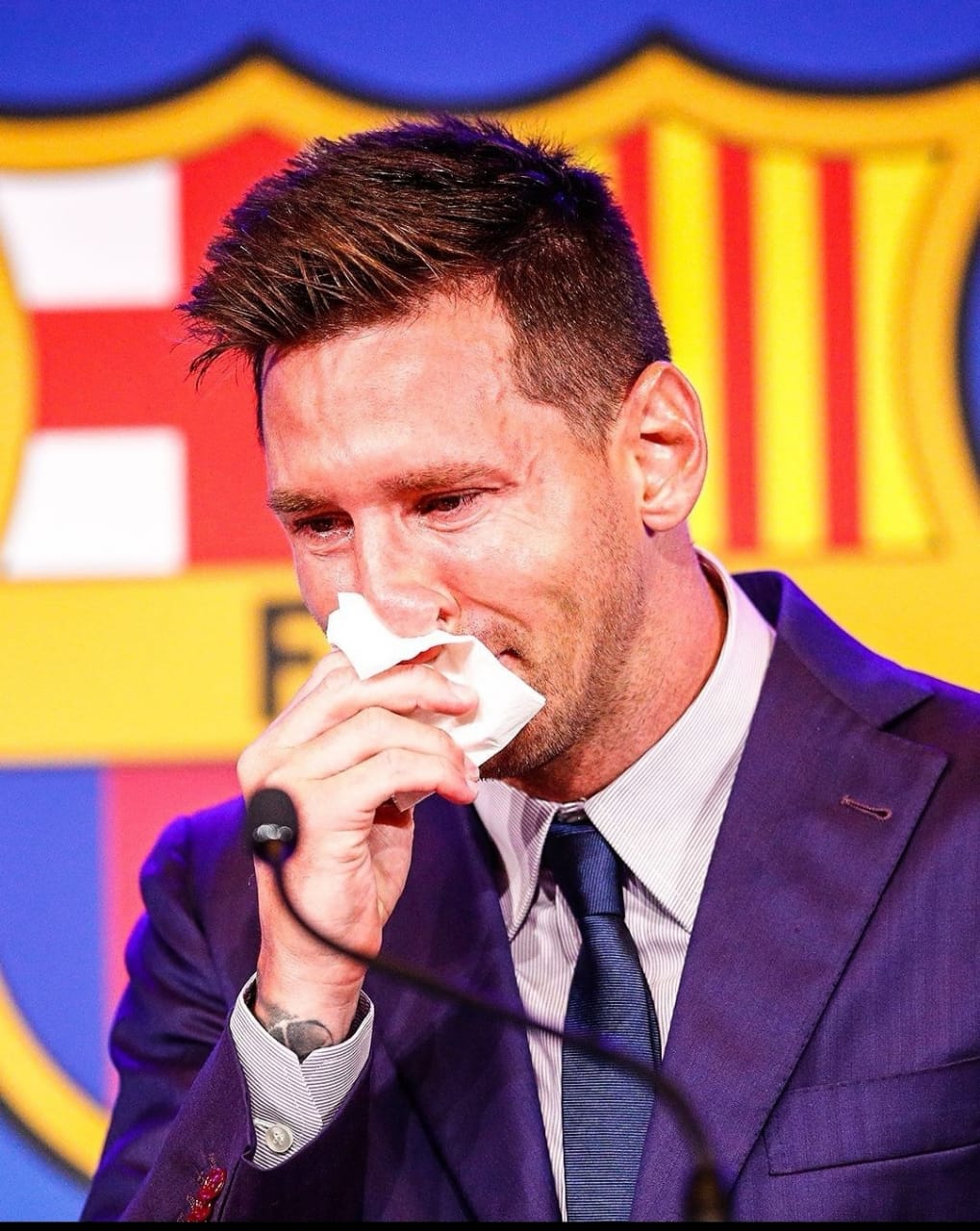 Tangis Haru Lionel Messi Di Camp Nou