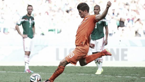 Huntelaar y Sneijder hunden a México en el descuento