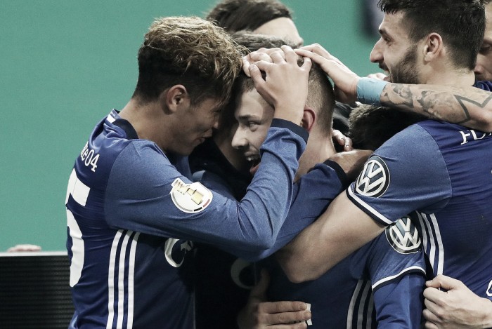 Schalke 04 sofre, mas vence Colônia e avança às quartas na Copa da Alemanha