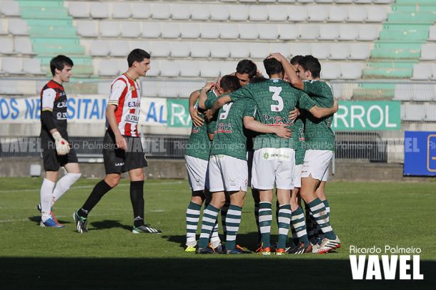 Fotos e imágenes del Racing de Ferrol 6-0 SD Logroñés en la trigésima jornada de la Segunda Division B - Grupo I