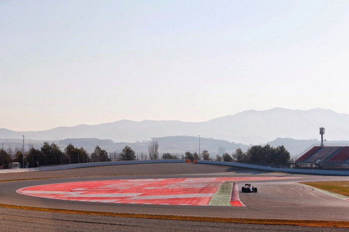 Primer día de tests de pretemporada: Ferrari por delante de Mercedes, ¿realidad o espejismo?