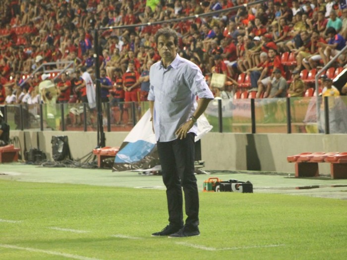 Milton Cruz elogia empate contra Sport e exalta evolução do Náutico Milton Cruz elogia empate contra Sport e exalta evolução do Náutico