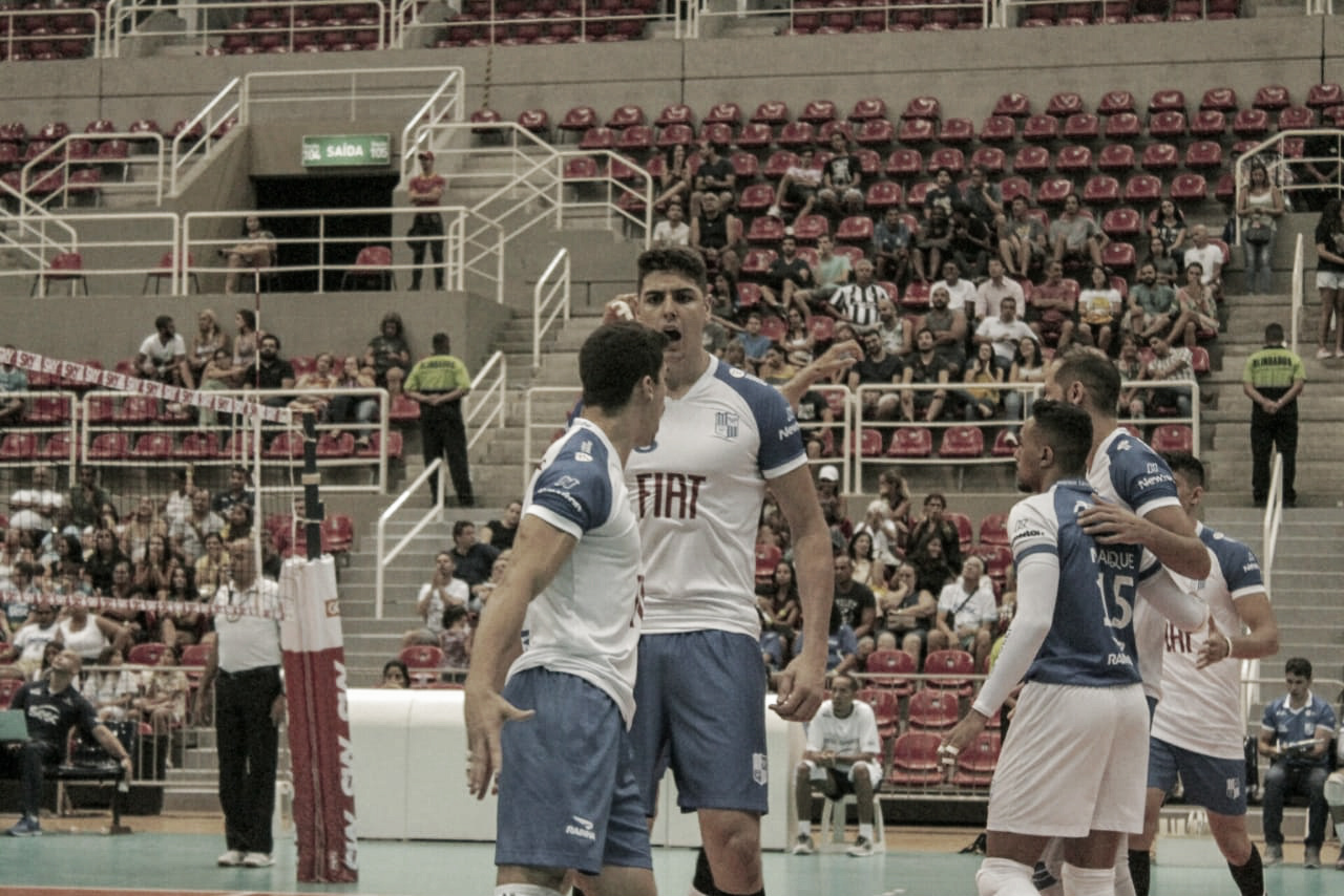 Minas vence Sesc-RJ no tie-break e avança às semifinais da Copa Brasil Minas vence Sesc-RJ no tie-break e avança às semifinais da Copa Brasil