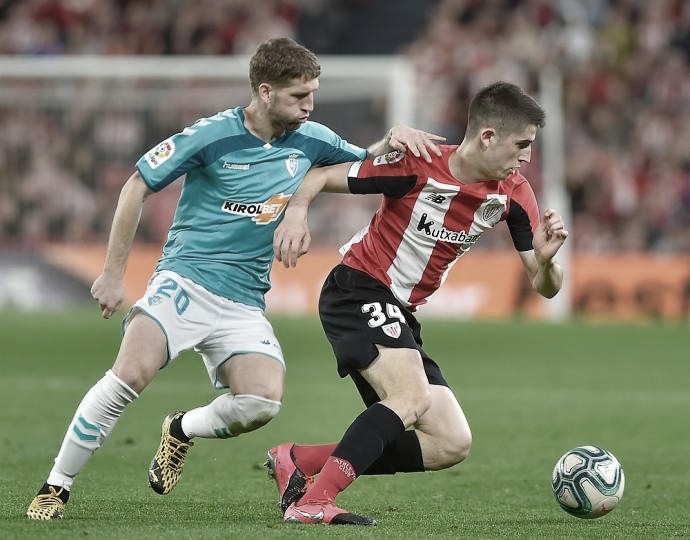 Resumen C.A. Osasuna vs Athletic Club de Bilbao (1-0) Resumen C.A. Osasuna vs Athletic Club de Bilbao (1-0)