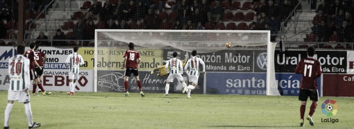 CD Mirandés - Córdoba CF: Juli salva el punto en Anduva