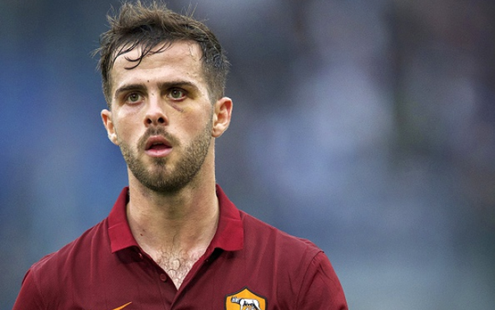 Pjanic ready to stay at Roma