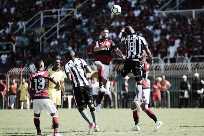 Sob olhares de Rueda, Flamengo encara embalado Botafogo no Nilton Santos