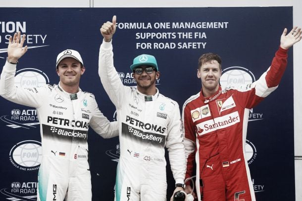 Hamilton garante pole position em meio a chuva na Malásia