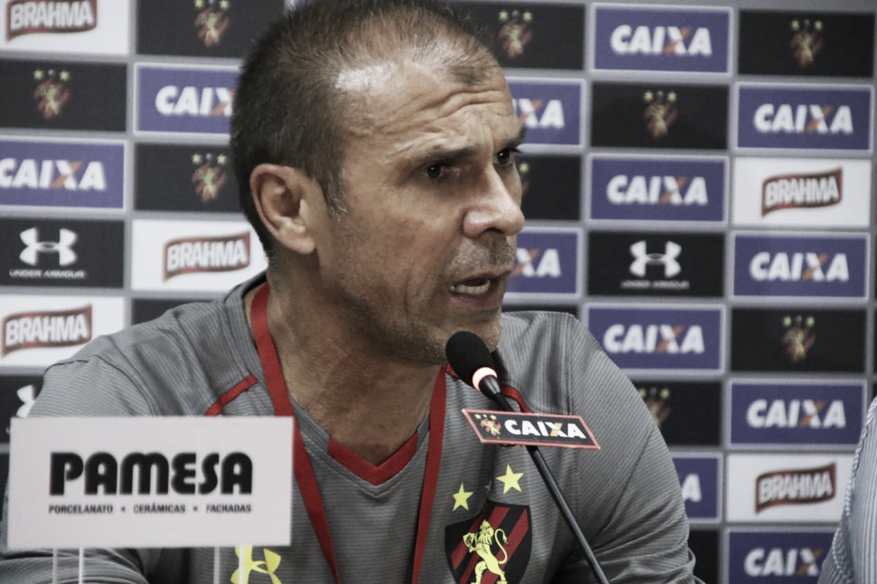Milton Mendes assume responsabilidade por goleada sofrida pelo Sport Milton Mendes assume responsabilidade por goleada sofrida pelo Sport
