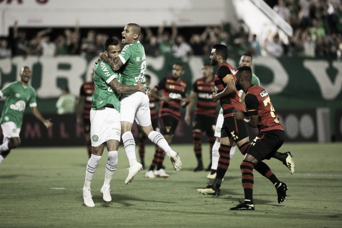 Em confronto direto, Leandro Pereira decide, Chapecoense vence Sport e sai do Z-4 Em confronto direto, Leandro Pereira decide, Chapecoense vence Sport e sai do Z-4