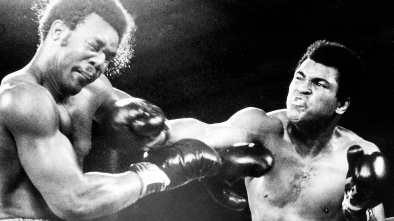 Un día como hoy: Se vio a Muhammad Ali recuperar el título de peso pesado