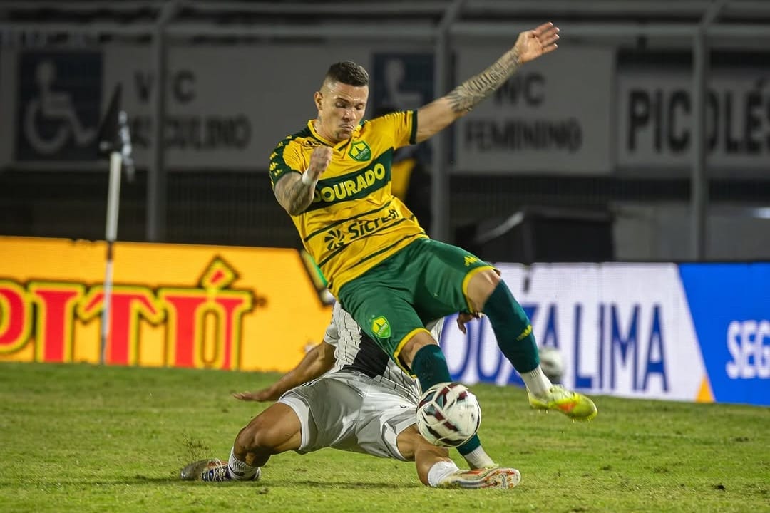 Cuiabá vence a Ponte Preta e ganha fôlego na Série B