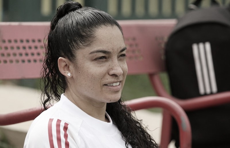São Paulo contrata volante Monique
Peçanha e reforça equipe feminina