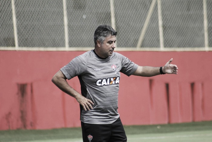 Jogadores tiveram mérito em vitória contra o Sport, afirma Gallo: "Eles se dedicaram muito" Jogadores tiveram mérito em vitória contra o Sport, afirma Gallo: "Eles se dedicaram muito"
