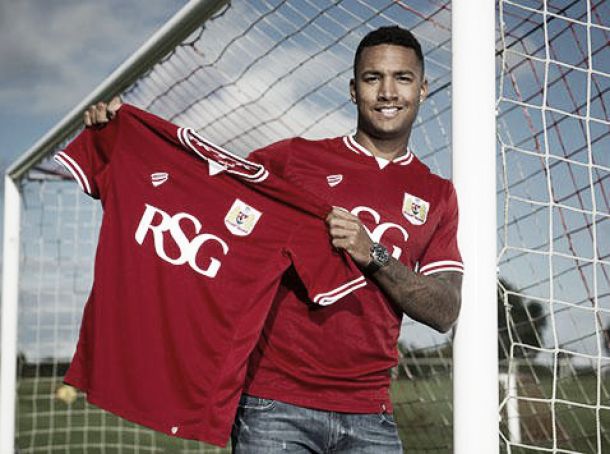 Leicester defender Liam Moore finalises loan move to Bristol City