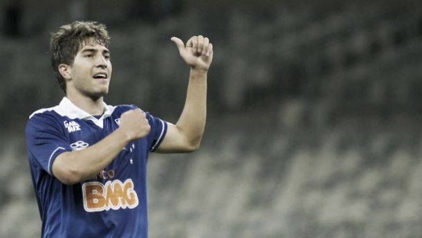 Lucas Silva desdenha derrota: "Não muda nada, continuamos com a mesma vantagem"