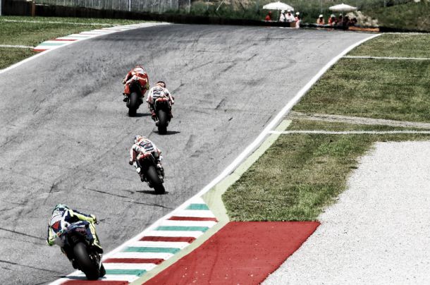 Lorenzo, Márquez y Rossi por los suelos de Mugello en el test de Michelin