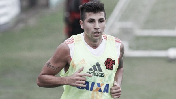 Flamengo libera Mugni para procurar outro clube