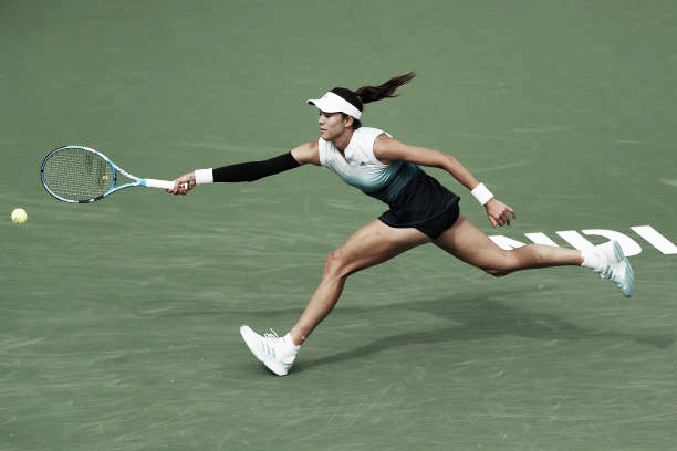 Muguruza accede a octavos en Indian Wells tras la retirada de Serena
