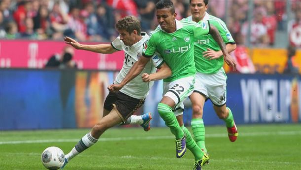Müller le da la victoria a un gris Bayern