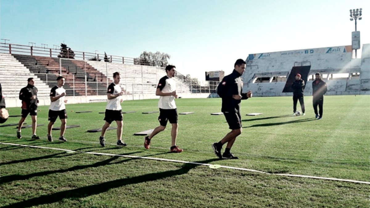 Con la vista puesta en la Superliga, Patronato comenzó el
entrenamiento Con la vista puesta en la Superliga, Patronato comenzó el
entrenamiento