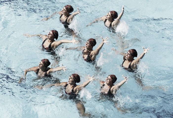 Equipe brasileira faz  'estreia em alta velocidade' e termina em sexto no nado sincronizado