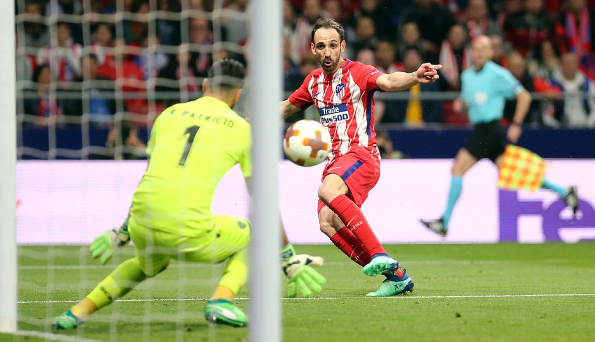 Juanfran: "Hay que ganar el domingo" Juanfran: "Hay que ganar el domingo"