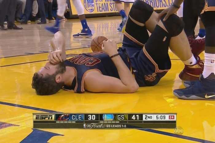 NBA Finals - Piove sul bagnato per Cleveland: Love potrebbe avere una commozione cerebrale NBA Finals - Piove sul bagnato per Cleveland: Love potrebbe avere una commozione cerebrale