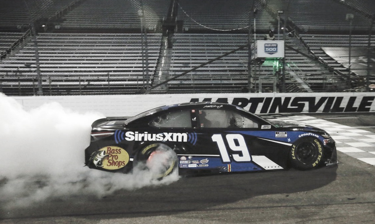 NASCAR Cup: Truex gana en el "Paperclip" NASCAR Cup: Truex gana en el "Paperclip"