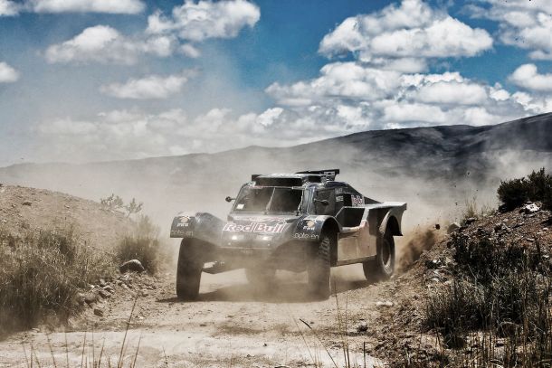 Dakar 2014: Al Attiyah se impone en coches  y Peterhansel recorta tiempo a Roma