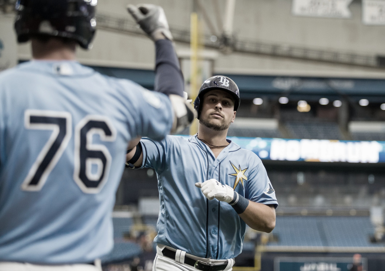 Los Rays promueven a Nate Lowe