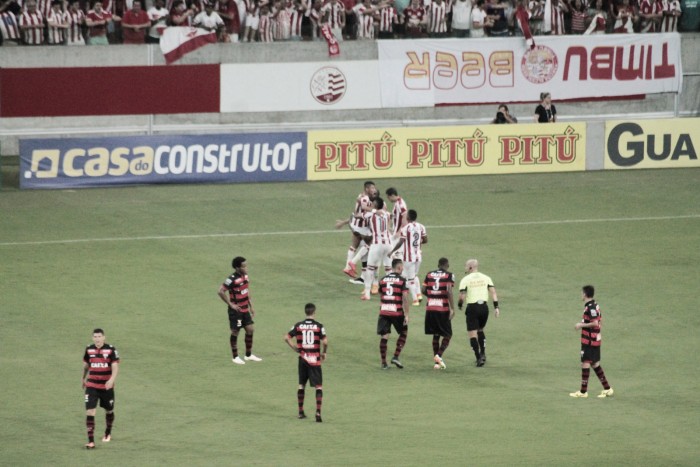 Náutico bate líder Atlético-GO com dois gols de Rony e volta ao G-4