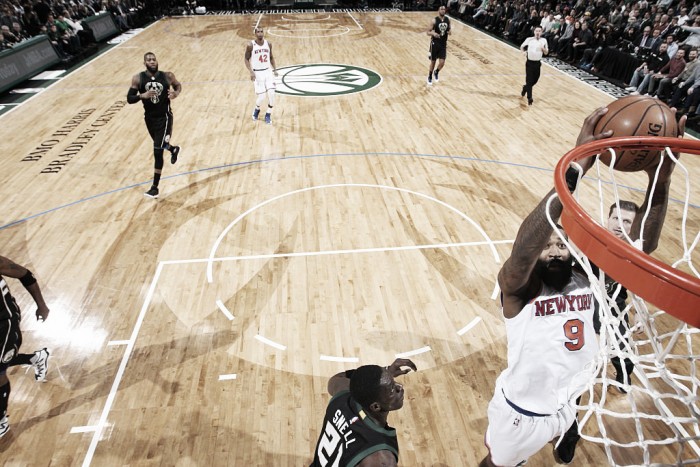 Com duplo-duplo de Carmelo Anthony, Knicks viram no fim e batem Bucks