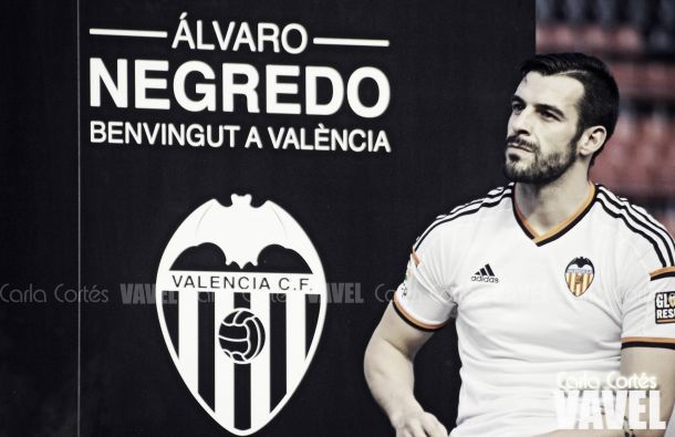 Fotos e imágenes de la presentación de Álvaro Negredo, por el Valencia CF