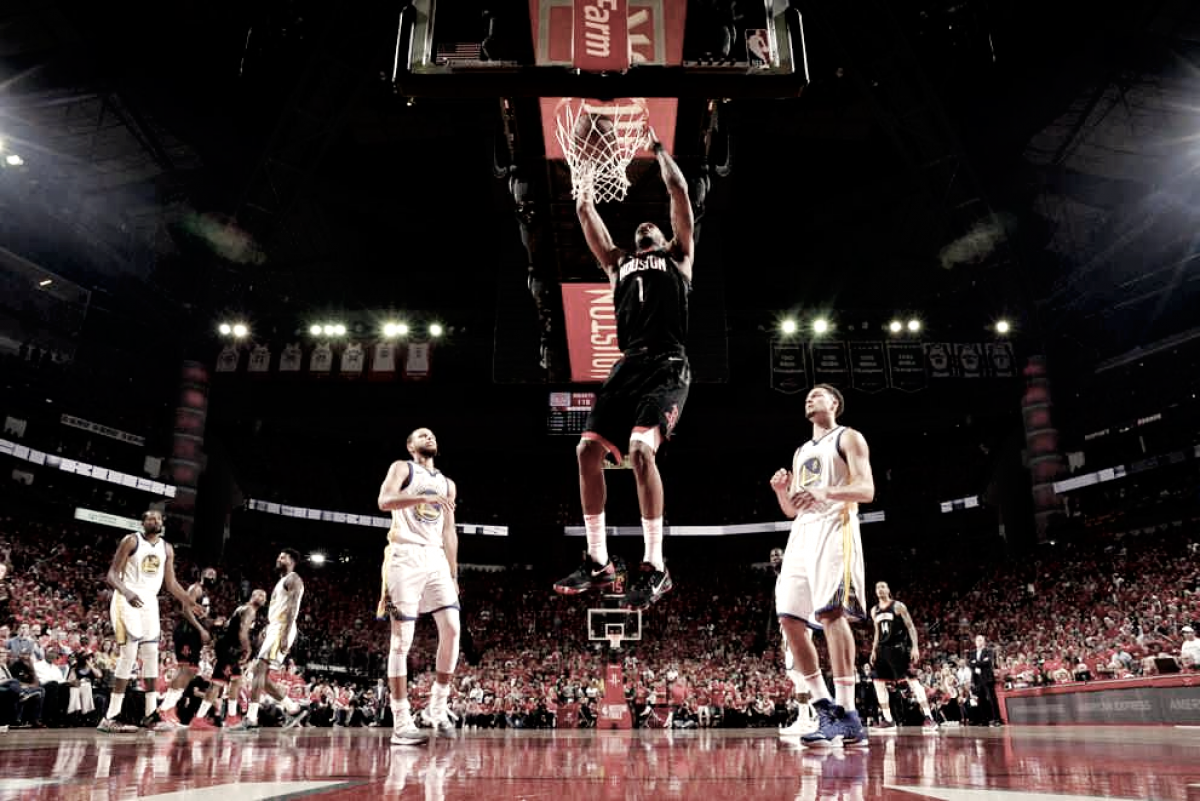 Rockets dão show, atropelam Warriors e empatam final da Conferência Oeste Rockets dão show, atropelam Warriors e empatam final da Conferência Oeste